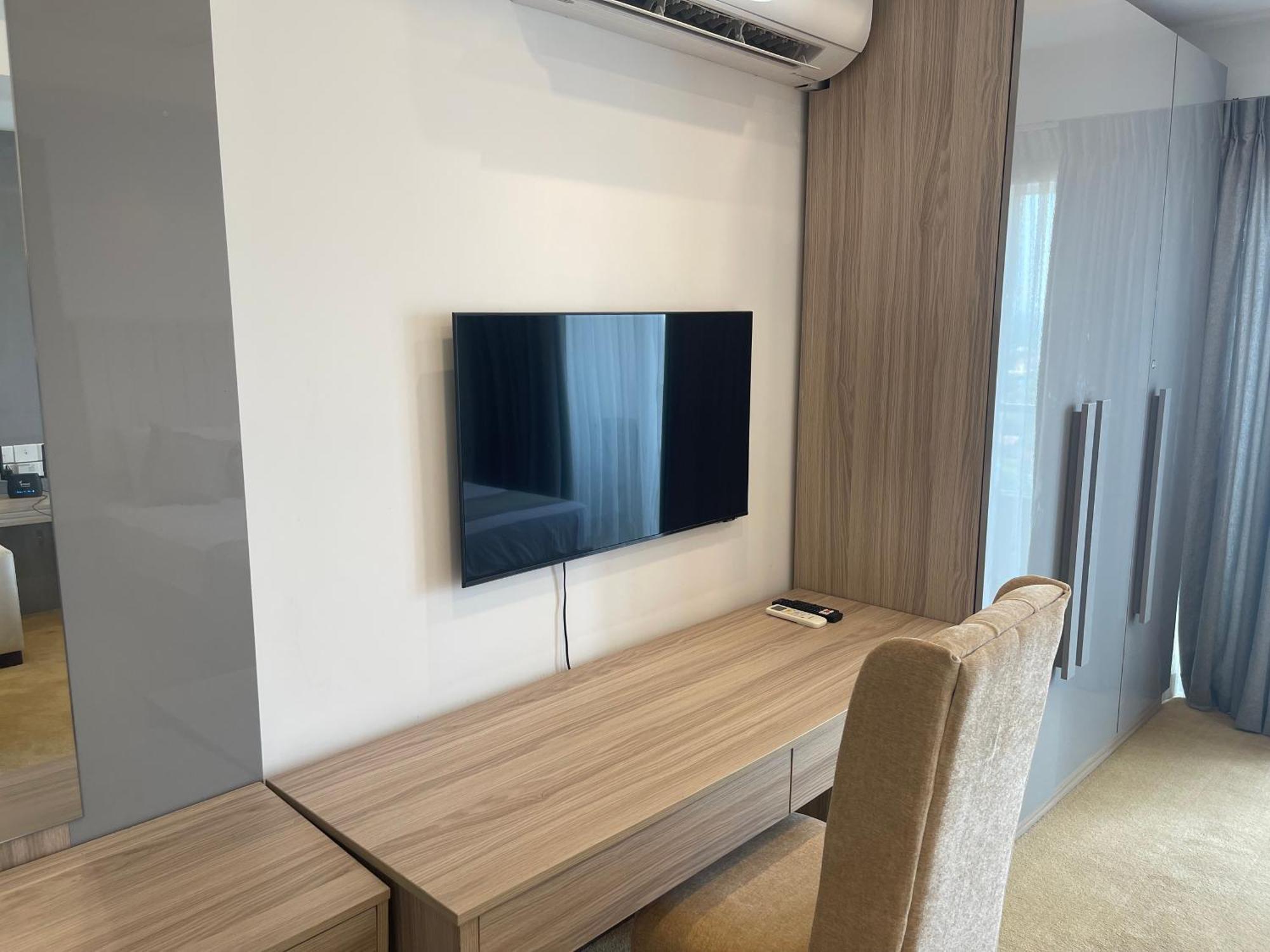 Ocean Breeze Sea View Luxury Apartments Negombo Bagian luar foto